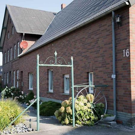 Laendlich Zentrale Ferienwohnung Lippetal Bagian luar foto